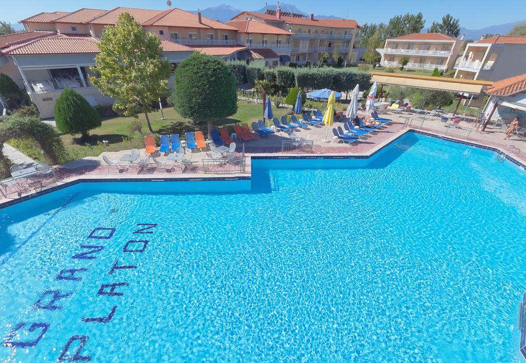Grand Platon Hotel Олімпіакі-Акті Екстер'єр фото