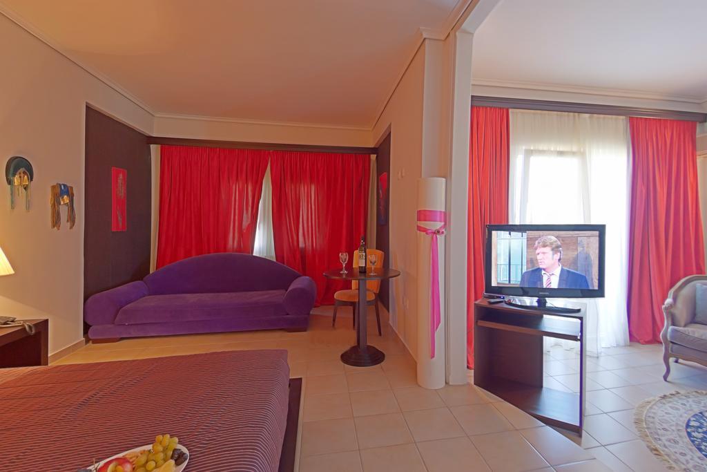 Grand Platon Hotel Олімпіакі-Акті Екстер'єр фото
