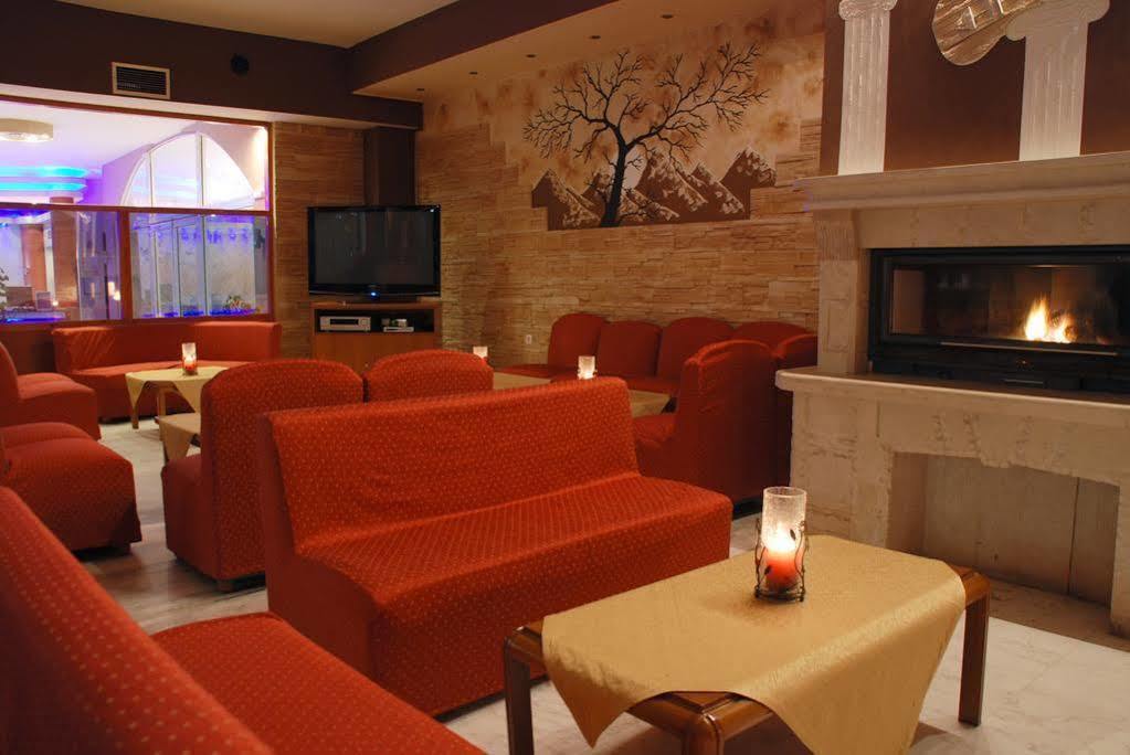 Grand Platon Hotel Олімпіакі-Акті Екстер'єр фото
